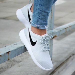 Nike Pure Platinum Rosche!